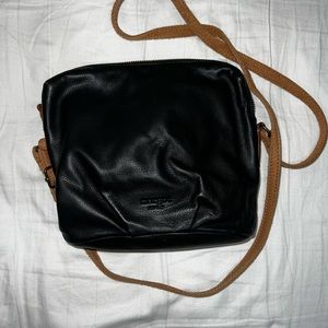 Black crossbody with brown strap